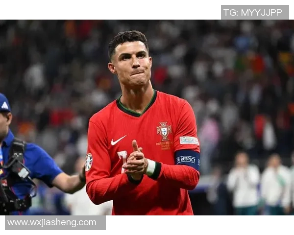 帅气男球星的足球明星身份揭秘及其职业生涯成就分析